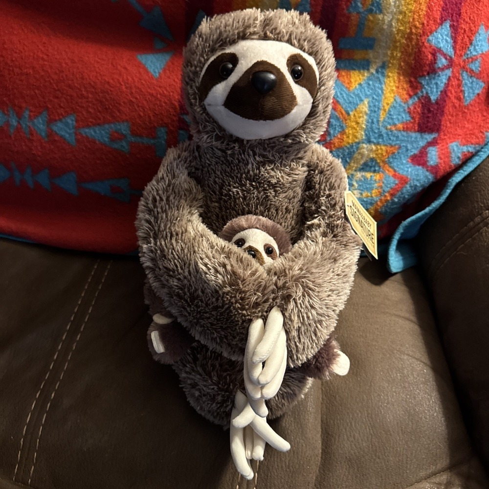 Aurora Three-Toed Sloth and Baby 19" Stuffed Animal Sitting Elinor Wonders Great